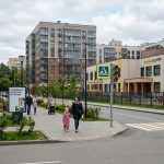 Покупка квартиры в новостройке Дзержинского района Перми Apartment_complex_and_school_202606200924_2.jpeg