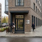 Новостройки Перми на Гайве Courier_near_apartment_building_…_202606201226_3.jpeg